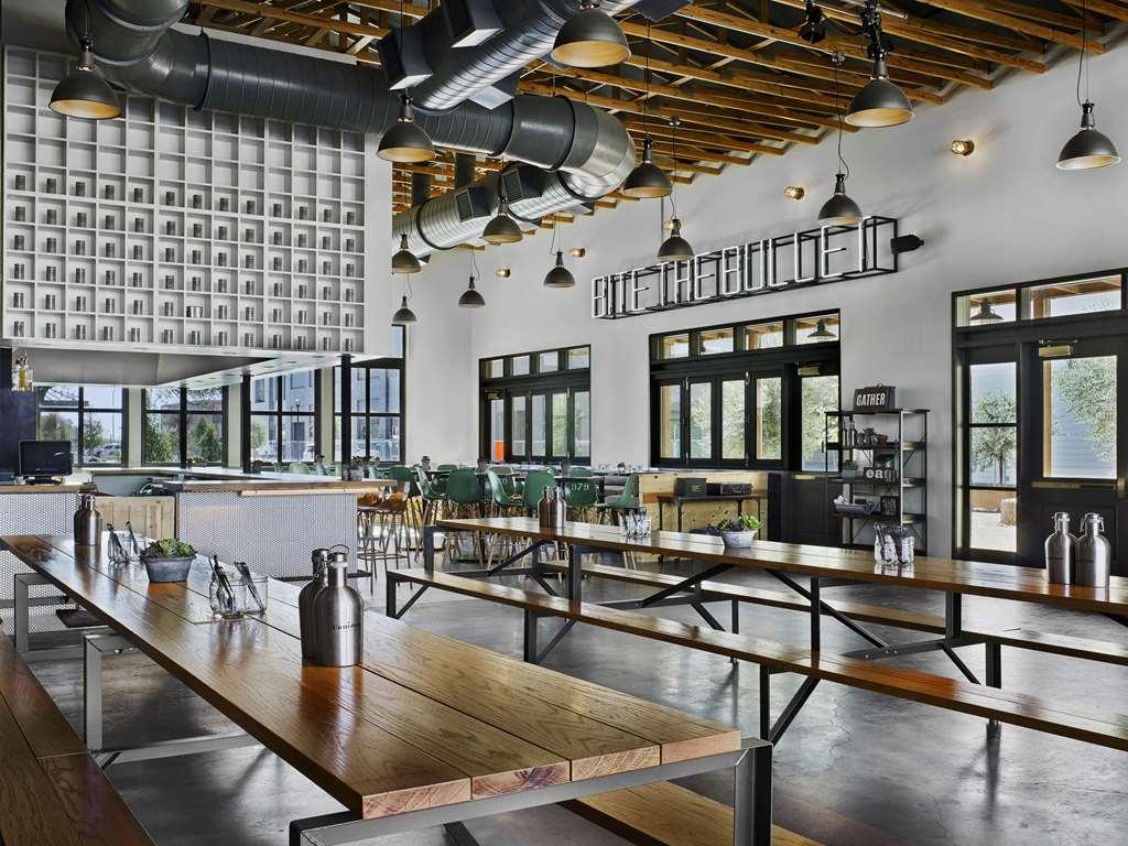 Cavalry Court, By Valencia Hotel Collection College Station Restauracja zdjęcie